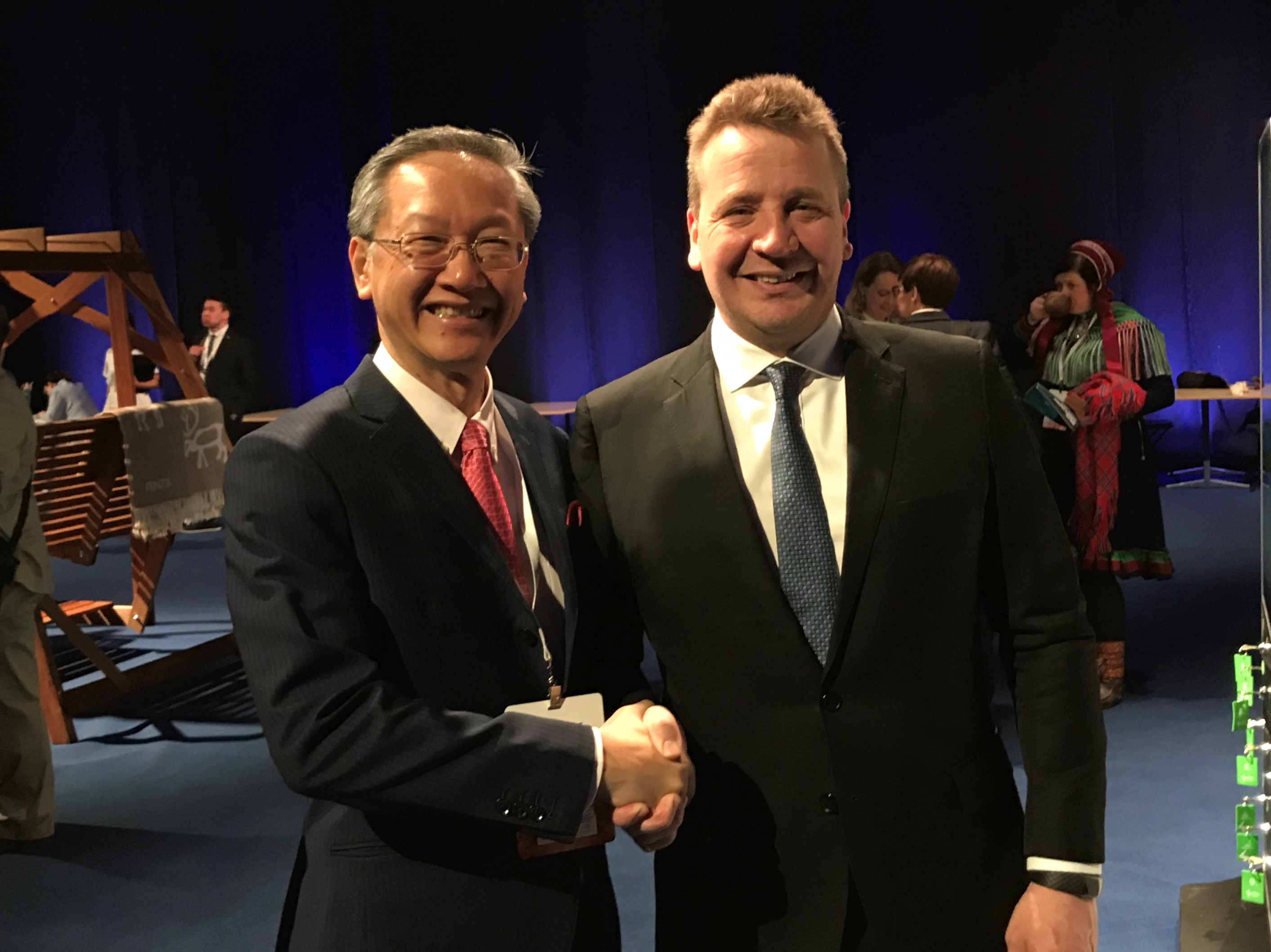 MOS Sam Tan and Minister for Foreign Affairs of Iceland Gudlaugur Thor Thordarson