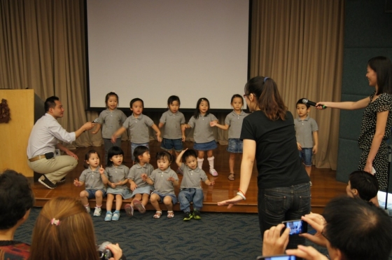 Star Play Academy kids singing
