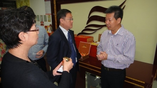 CG visiting a Singapore company in the International Trade and Commerce City in Yiwu