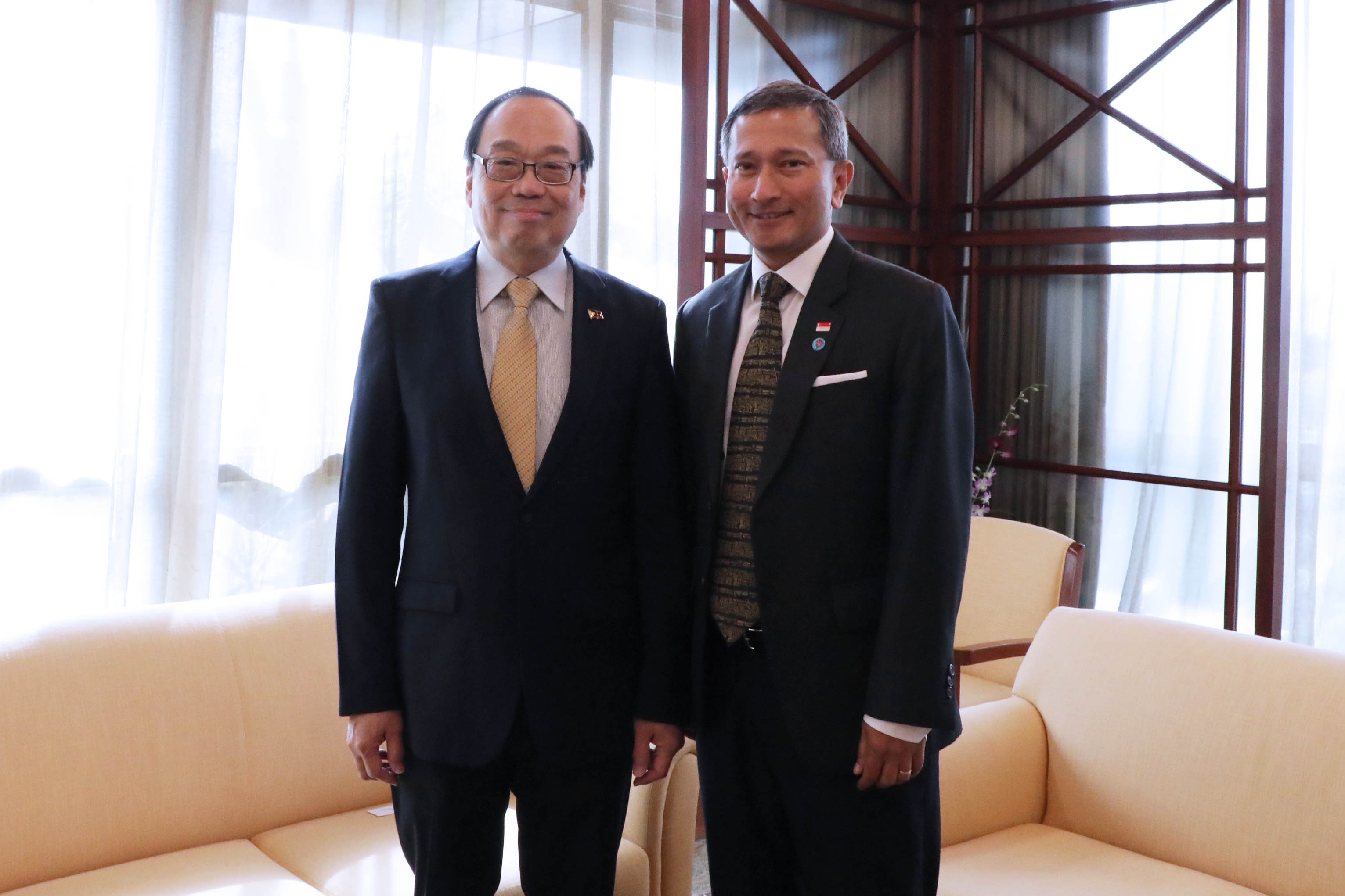 Introductory call on Minister for Foreign Affairs Dr Vivian Balakrishnan by Philippine Ambassador Joseph Del Mar Yap 26 February 2018