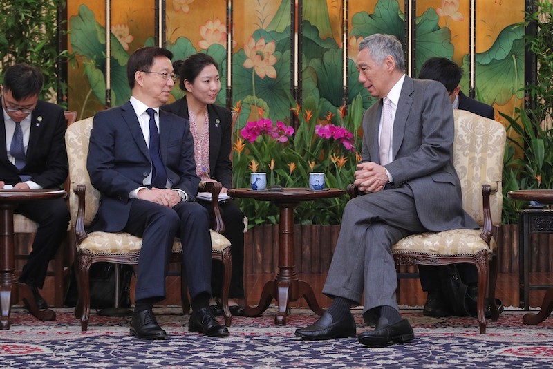 PRC Vice Premier Han Zheng calls on Prime Minister Lee Hsien Loong at the Istana, 21 September 2018