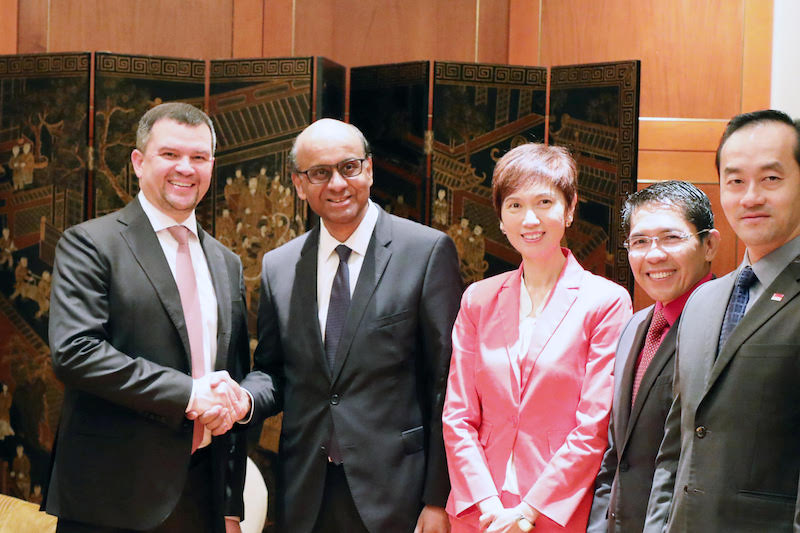 DPM Tharman Shanmugaratnam and DPM Maxim Akimov with Singapore delegation members Minister for Manpower Mrs Josephine Teo, Senior Minister of State, Ministry of Defence & Ministry of Foreign Affairs Dr Maliki Osman, and Senior Minister of State, Ministry of Trade and Industry Dr Koh Poh Koon at the Ninth Session of the IGC in Singapore, 19 September 2018. [Photo credit: MFA Singapore]