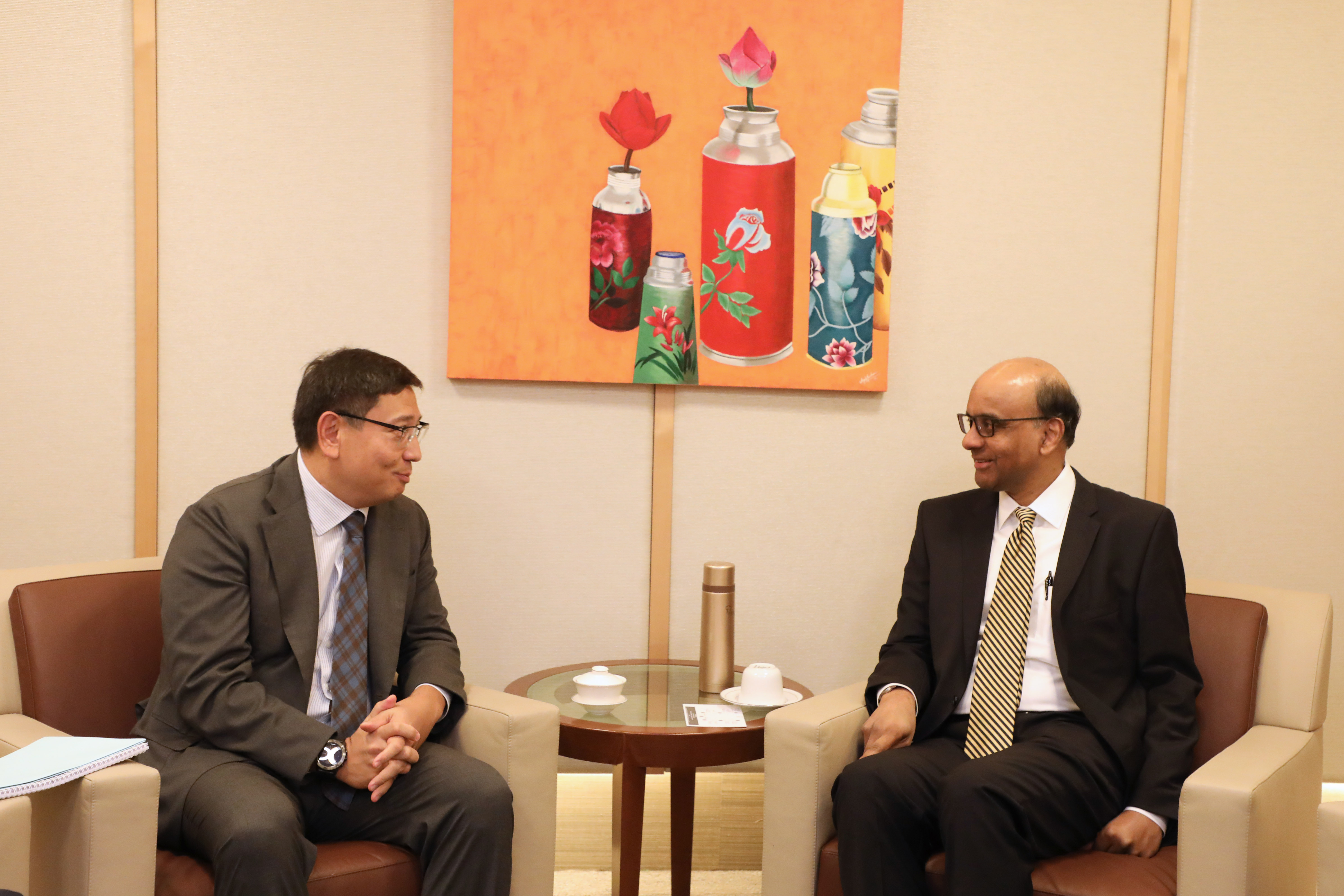 Call by Deputy Prime Minister of the Republic of Kazakhstan Erbolat Dossayev on Deputy Prime Minister and Coordinating Minister for Economic and Social Policies Tharman Shanmugaratnam, 5 November 2018