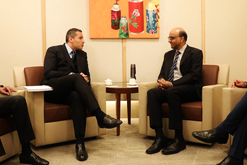 Meeting between Deputy Prime Minister and Coordinating Minister for Economic and Social Policies Tharman Shanmugaratnam and Chairman of the Abu Dhabi Executive Affairs Authority Khaldoon Khalifa Al Mubarak on 31 October 2018   (Photo credit: MFA)