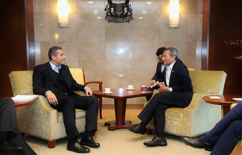 Meeting between Minister for Foreign Affairs Dr Vivian Balakrishnan and Chairman of the Abu Dhabi Executive Affairs Authority Khaldoon Khalifa Al Mubarak during the latter’s visit to Singapore for the 11th Abu Dhabi-Singapore Joint Forum, 31 October 2018   (Photo credit: MFA)