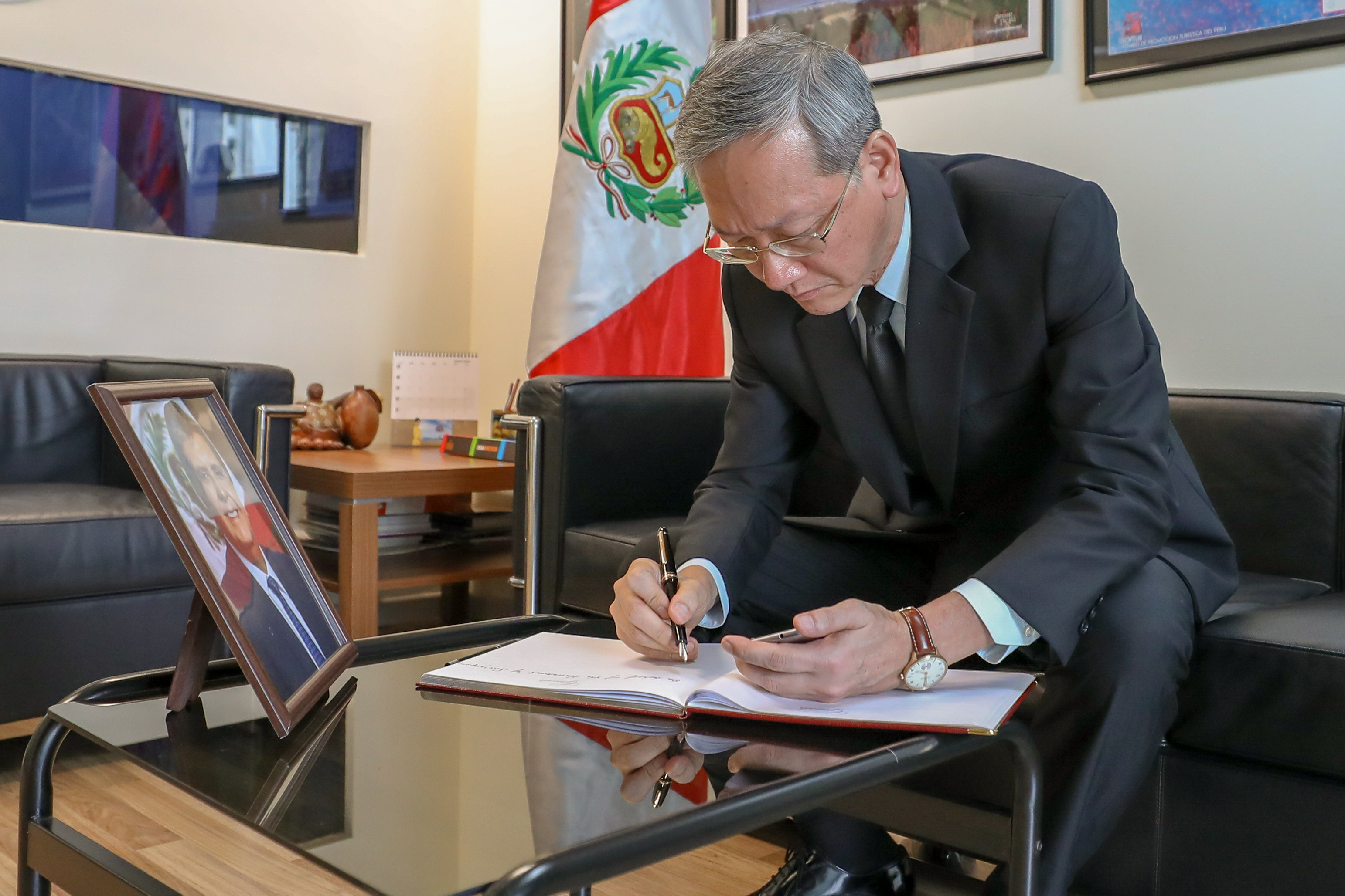 MOS Condolence Signing