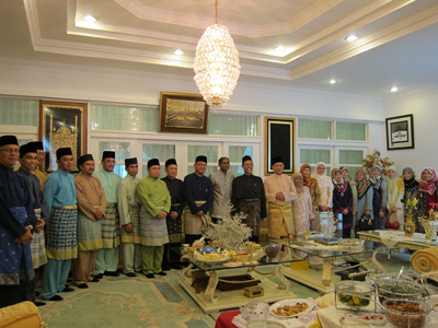 SMS Masagos with Bruneian Minister of Home Affairs Pehin Badaruddin Othman, senior MOHA officials and their spouses