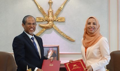 MFA20140408_MOU signing between SMS Masagos and Dr Madiha