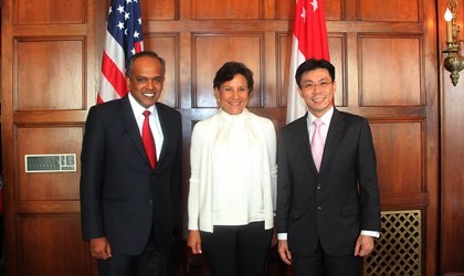 MFA20140513_Minister K Shanmugam and Secretary of Commerce Penny Pritzker_web