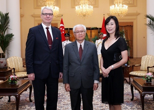 The Ambassador of the Republic of Latvia presents his credentials to President Tony Tan [Photo: MCI]