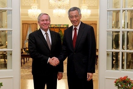 Premier of Western Australia Colin Barnett with Prime Minister Lee Hsien Loong at the Istana, 14 April 2015 [Photo credit: MCI]