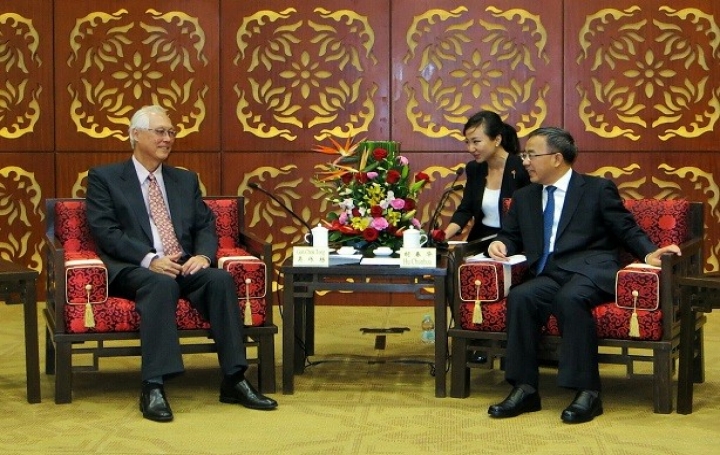 Mtg with Mr Hu Chunhua-sit down