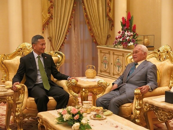 Photo 2 - Min call on Taib