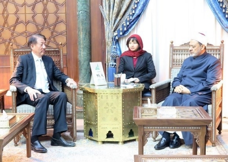 Deputy Prime Minister and Coordinating Minister for National Defence, Teo Chee Hean, called on Grand Imam of Al Azhar, His Eminence Sheikh Dr Ahmed Al Tayyeb, on 9 March 2016 in the Maishaikha Al Azhar in Cairo, Egypt. 