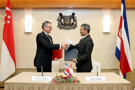 Minister for Foreign Affairs Dr Vivian Balakrishnan with Costa Rican Minister of Foreign Affairs and Worship Manuel González Sanz, 10 March 2016. [Photo Credit: MFA]