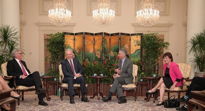 Call on Prime Minister Lee Hsien Loong by President of the Bundesrat and Minister-President of the Free State of Saxony of the Federal Republic of Germany, Mr Stanislaw Tillich, 29 April 2016 (Photo Credit: MCI)