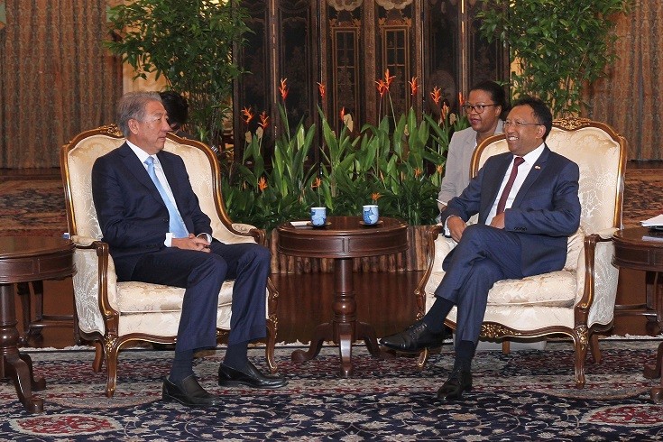 Acting Prime Minister Teo Chee Hean met President of the Republic of Madagascar Hery Rajaonarimampianina at the Istana on 17 May 2016