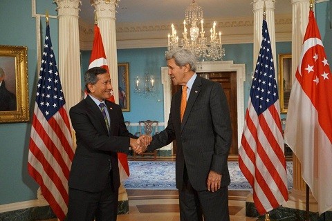 Minister for Foreign Affairs Dr Vivian Balakrishnan and US Secretary of State John Kerry, 10 June 2016