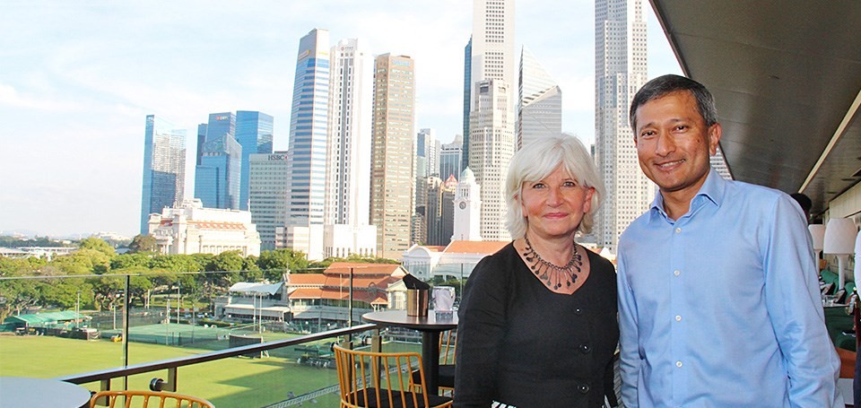 Minister for Foreign Affairs Dr Vivian Balakrishnan catching up with Ambassador Laurence Tubiana, France’s High Level Climate Champion under the United Nations Framework Convention on Climate Change, on 11 July 2016.  Ambassador Tubiana is in Singapore from 9 to 11 July 2016 under the MFA International Organisations Distinguished Visitors Programme. (Photo Credit: MFA)