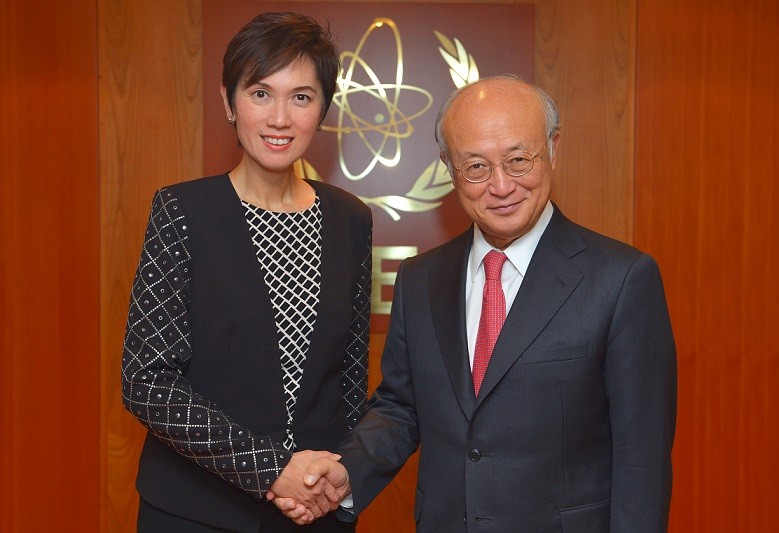 Meeting between Senior Minister of State (Prime Minister’s Office, Ministry of Foreign Affairs and Ministry of Transport) Mrs Josephine Teo and Director-General of the International Atomic Energy Agency (IAEA) Mr Yukiya Amano in Vienna on 3 October 2016 (Photo Credit: IAEA Protocol Office)