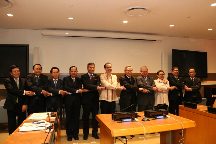 ASEAN FMs.jpg